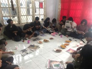 Suasana Kunjungan Redaksi Saat UPPM UMI Bertandang ke Rujab UKM LIMA Washilah, Jumat (12/03/2021).